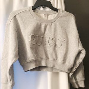 Cropped Guess sweatshirt
